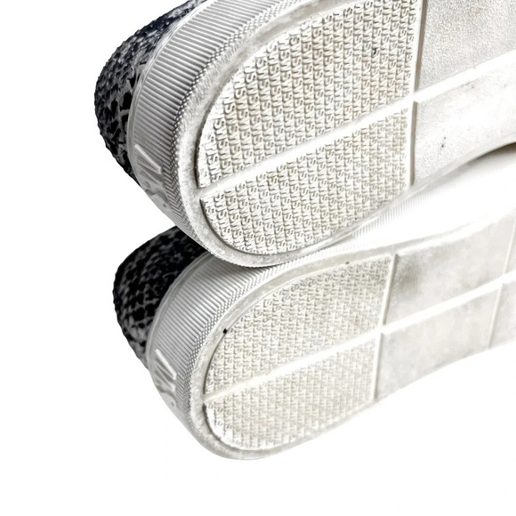 Stuart Weitzman Nuggets Snake Print Slip-On Size 9 - Picture 12 of 15